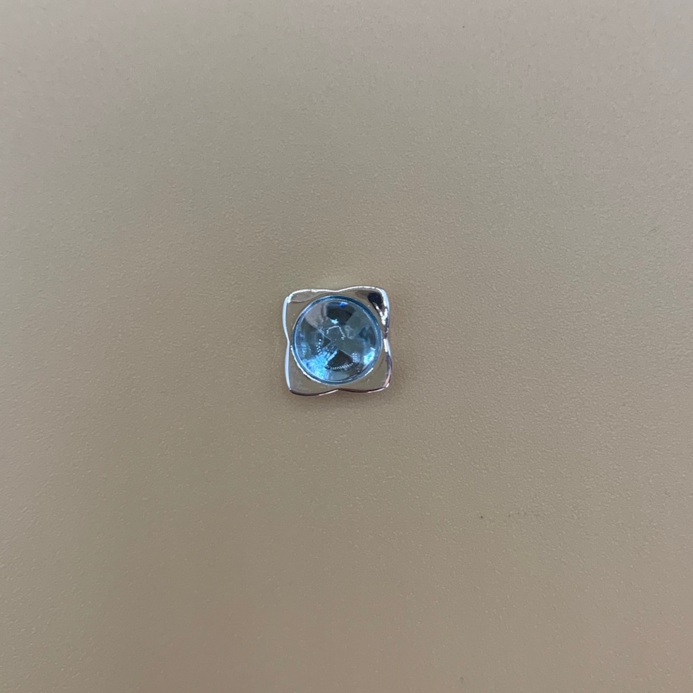BLUE TOPAZ set in silver. (to add to pendent as additional stone ) *stone only